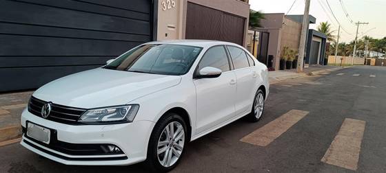 VOLKSWAGEN JETTA 2.0 TSI HIGHLINE 211CV GASOLINA 4P TIPTRONIC VOLKSWAGEN JETTA 2.0 TSI HIGHLINE 211CV GASOLINA 4P TIPTRONIC